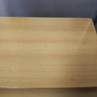 パソコンデスクの画像