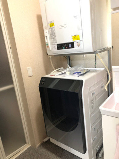 <引き渡し決定> 2019年購入　日立　衣類乾燥機　6kg 専用台付き