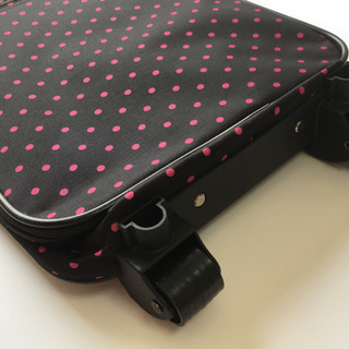 【新品未使用】黒×ピンクドット柄 キャリーバックの画像