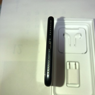 au　IPhone 7 Plus　128G　ＳＩＭ解除済み　売りますの画像