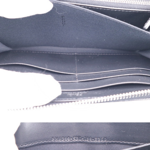 《FENDI/マルチスタッズ ラウンドファスナー 長財布》8M0299 未使用品