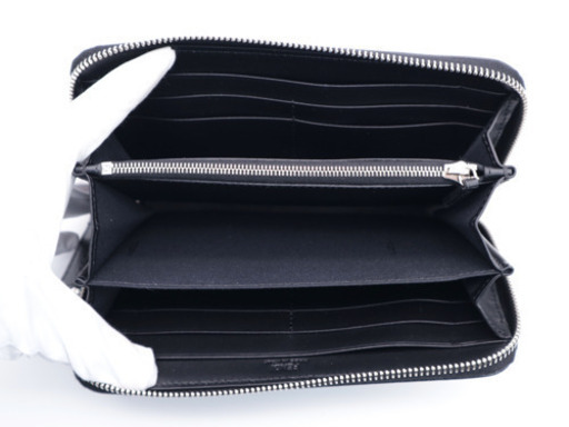 《FENDI/マルチスタッズ ラウンドファスナー 長財布》8M0299 未使用品