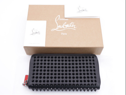 《Christian Louboutin/スタッズ ラウンドファスナー長財布》