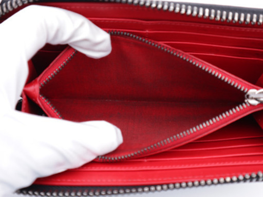 《Christian Louboutin/スタッズ ラウンドファスナー長財布》