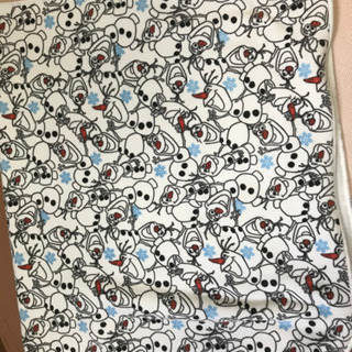 ユニクロ　オラフ　　ブランケットの画像