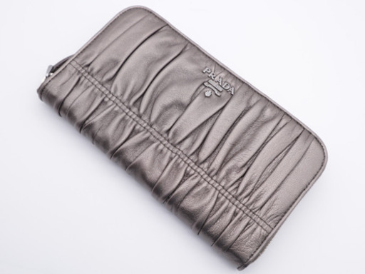 《PRADA/マテ ラッセ ラウンドファスナー長財布》 Aランク ギャラ 箱