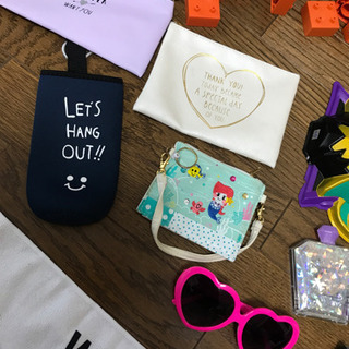 積木　ブロック、定期入れ、タオル、iPhoneスマホケース、地球儀などまとめ売りの画像