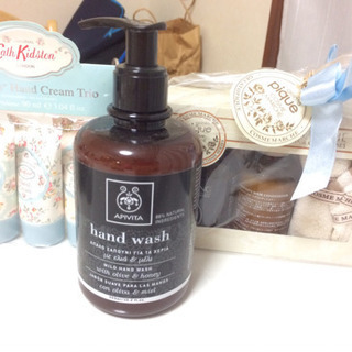 女性用スキンケア一式の画像