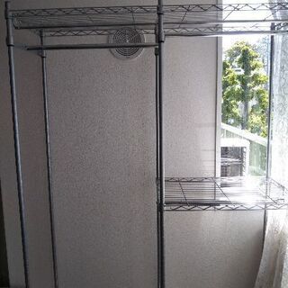 ハンガーラックの画像