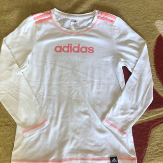 adidas ロングTシャツ