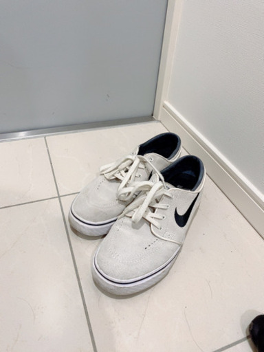 NIKE スニーカー