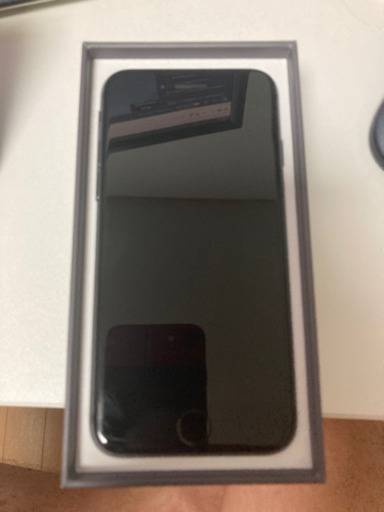 【商談中】SIMフリー iPhone 8(black, 64GB)
