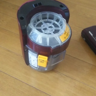 シャープほうき形電気掃除機の画像