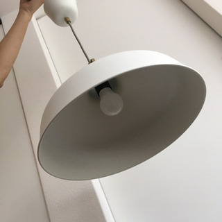IKEA ラーナルプ　ペンダントランプ　オフホワイトの画像