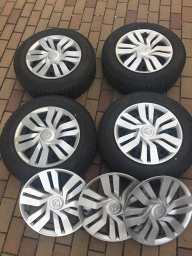 フィット　185/60r15 ヨコハマアイスガード6 ig60 スタッドレスタイヤ