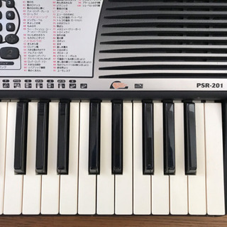 YAMAHAのキーボードPSR-201の画像