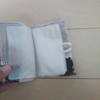 ハンドメイドのカードケースの画像