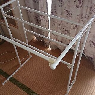 押し入れハンガーの画像