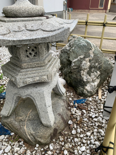 灯籠　置石など　石川県かほく市