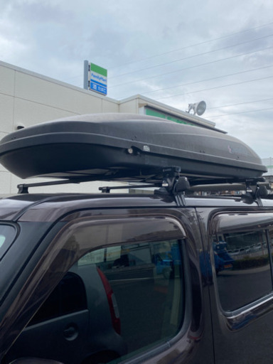 INNO ルーフボックス　おまけでベースも