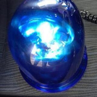 「取り引き中」青色回転灯・信号灯・ベスト３点の画像