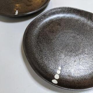 平皿、角皿のセットです。