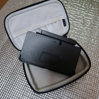 3DS本体、カバー、充電器、ケース等の画像