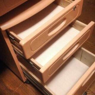 （交渉中）木製学習机、バラしてお渡しします、お引き取りのみ対応させて頂きますの画像