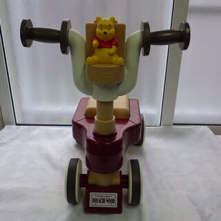 美品　ディズニー　くまのプーさん おしゃべりウォーカーライダー　三輪車　室内用　札幌市豊平区美園 リサイクルショップニコニコFACTORYの画像