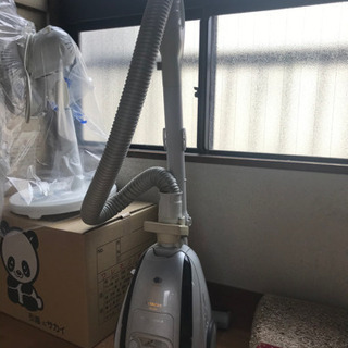 2006年製　HITACHI掃除機　無料
