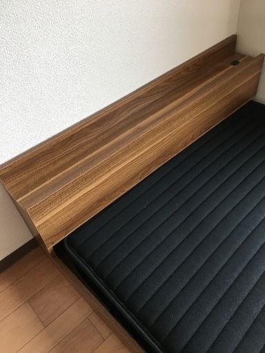 美品　セミダブルベッド　マットと枠