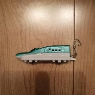 【引取者決定】働く車のDVDと新幹線のキーホルダーのセットの画像