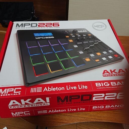 AKAI MPD226 MIDIパッドコントローラ