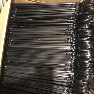 ◆格安①◆黒プラスチックハンガー　100本1000円！の画像