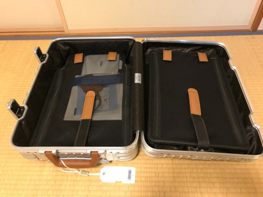 新品未使用 リモワ RIMOWA ボーイングルフトハンザモデル 32ℓ【お取引中】