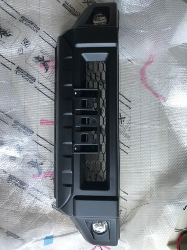 値下げ現行ジムニーJB64 フロントバンパー(フォグランプ付き)