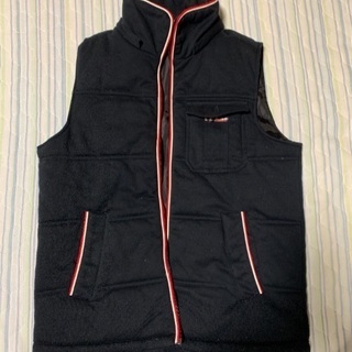 黒のダウンベスト Mサイズ 中古