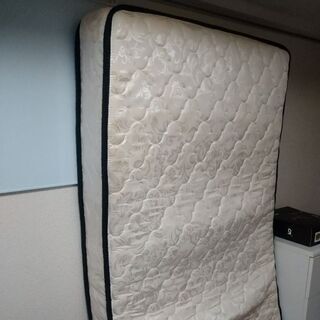 ✨美品‼️配送します✨シングル、ポケットコイルマットレス✨