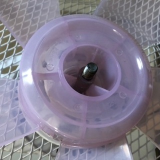 リモコン付きピンクの扇風機