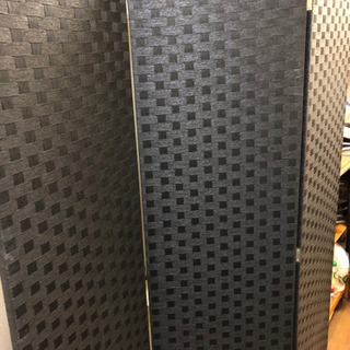 黒のパーテーション