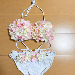 大人気！お花畑みたいな可愛い水着！