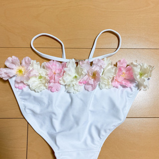 大人気！お花畑みたいな可愛い水着！の画像