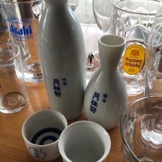 お酒のグラス、徳利、お猪口の画像
