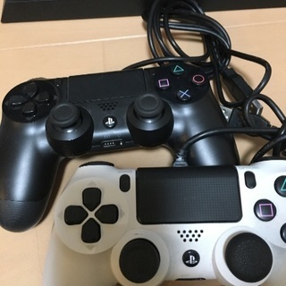 【値下げしました！純正・美品】PS4、コントローラー×2、ゲームセットの画像