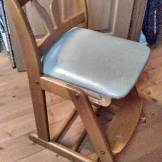 子供用？食卓に腰掛けに。の画像