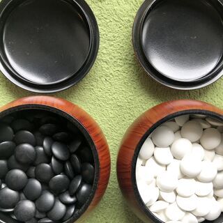 碁石と碁笥