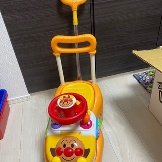 商談中　アンパンマン　よくばりビジーカー　中古