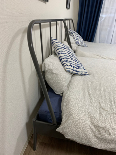 IKEA ダブルベッド