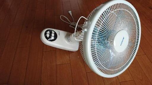 壁掛け扇風機