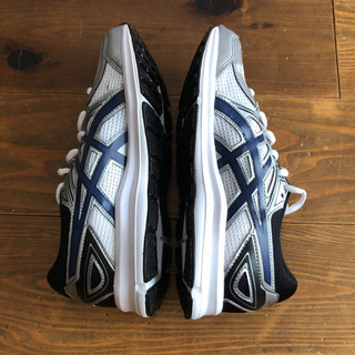アシックス　ランニングシューズ　23.5の画像
